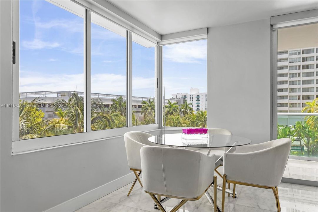 Recently Sold: $469,000 (1 beds, 1 baths, 990 Square Feet)