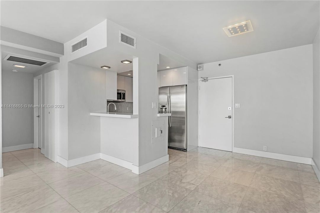 Recently Sold: $469,000 (1 beds, 1 baths, 990 Square Feet)