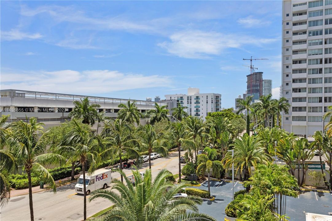 Recently Sold: $469,000 (1 beds, 1 baths, 990 Square Feet)