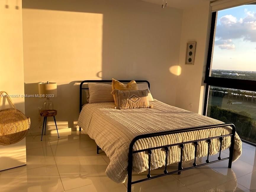 Recientemente alquilado: $3,000 (2 camas, 1 baños, 777 Pies cuadrados)