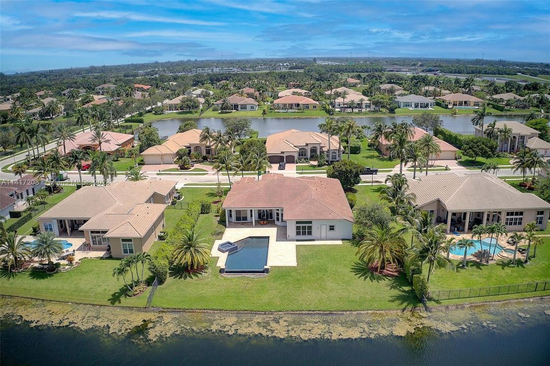 Recently Sold: $1,799,000 (5 beds, 3 baths, 4090 Square Feet)