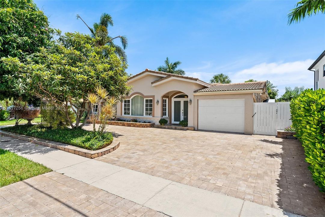 Recently Sold: $1,749,000 (3 beds, 3 baths, 2005 Square Feet)