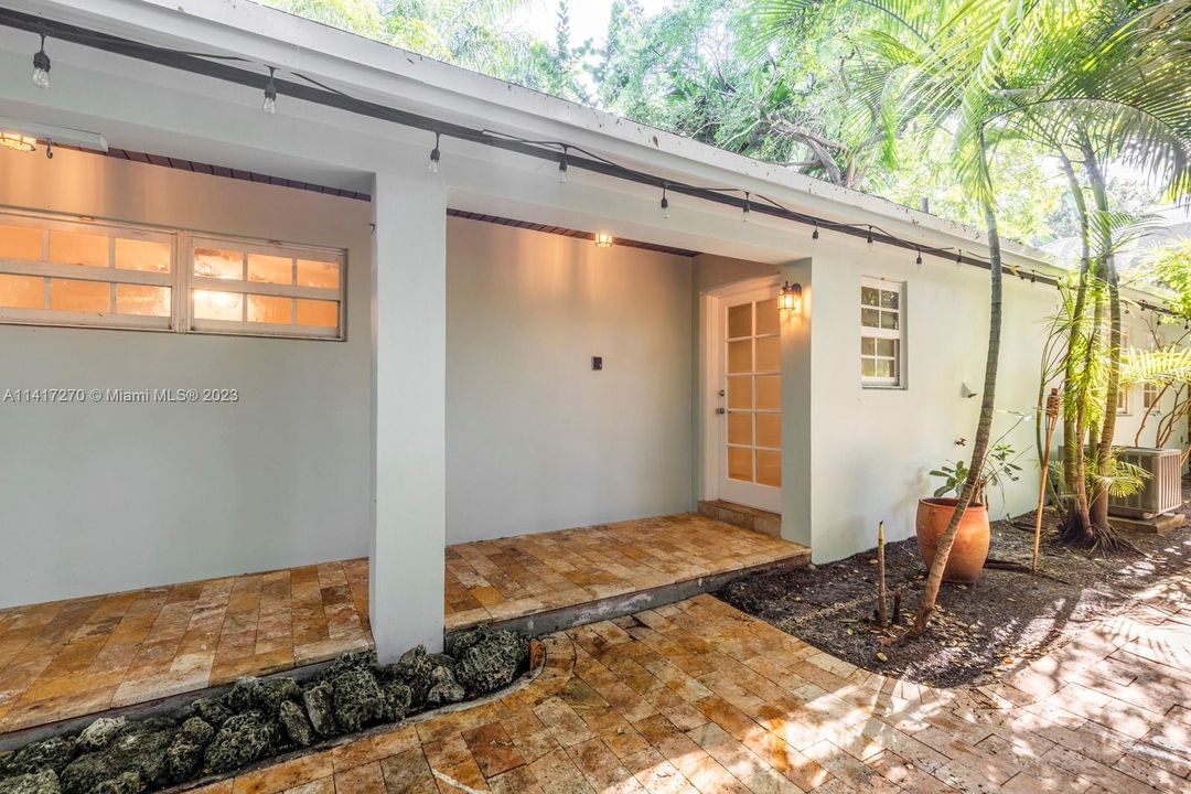 最近租的: $4,500 (1 贝兹, 1 浴室, 1140 平方英尺)