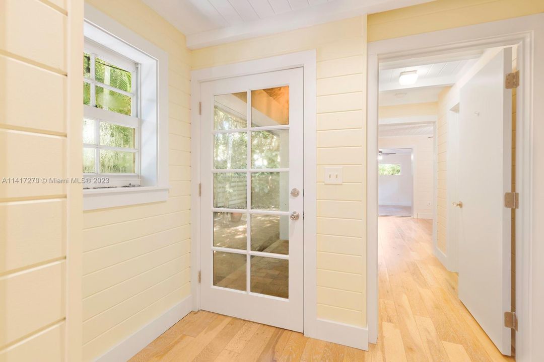 最近租的: $4,500 (1 贝兹, 1 浴室, 1140 平方英尺)