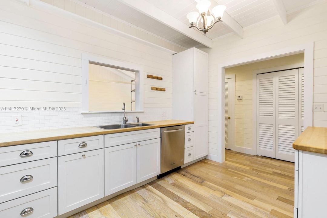 最近租的: $4,500 (1 贝兹, 1 浴室, 1140 平方英尺)