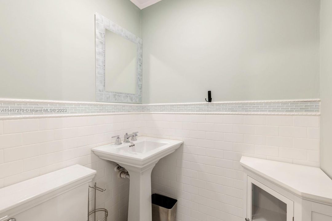 最近租的: $4,500 (1 贝兹, 1 浴室, 1140 平方英尺)