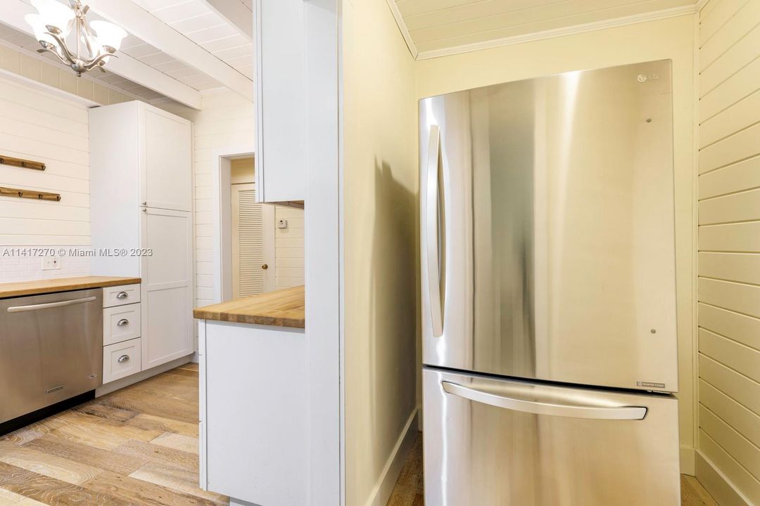 最近租的: $4,500 (1 贝兹, 1 浴室, 1140 平方英尺)