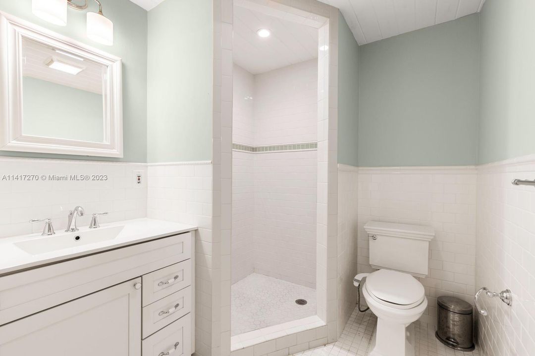 最近租的: $4,500 (1 贝兹, 1 浴室, 1140 平方英尺)