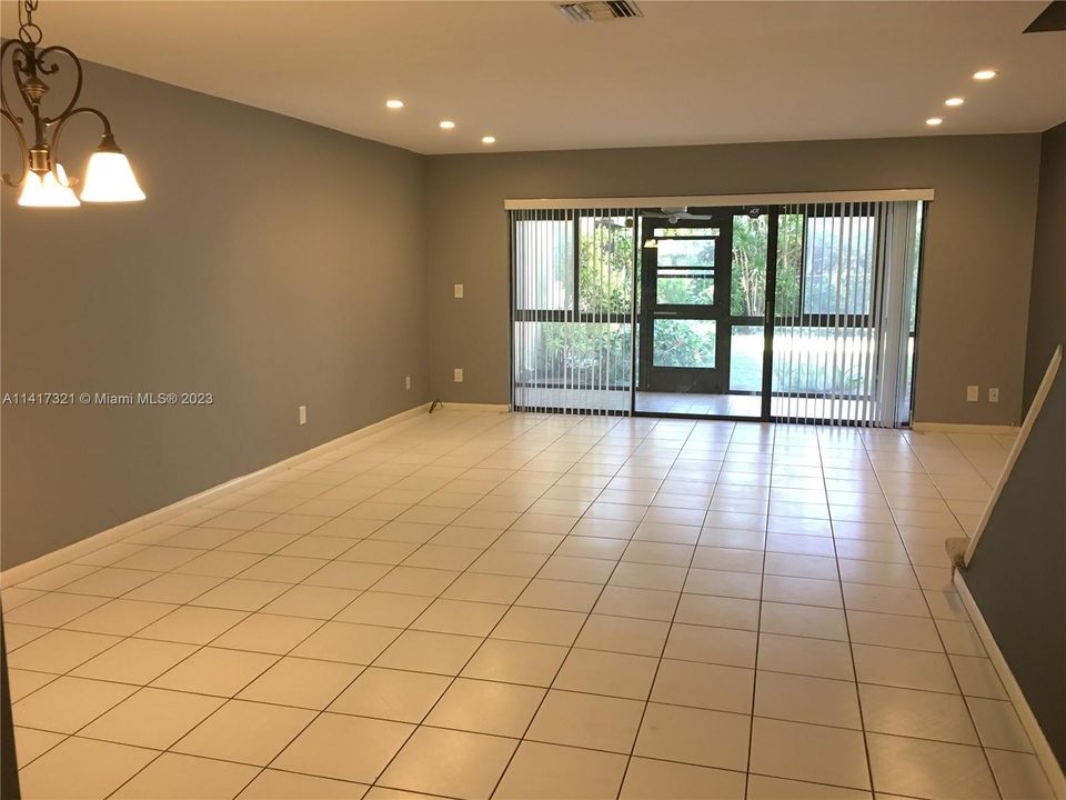 Recently Rented: $2,800 (2 beds, 2 baths, 1440 Square Feet)