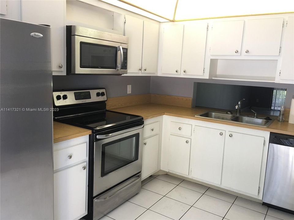 Recently Rented: $2,800 (2 beds, 2 baths, 1440 Square Feet)