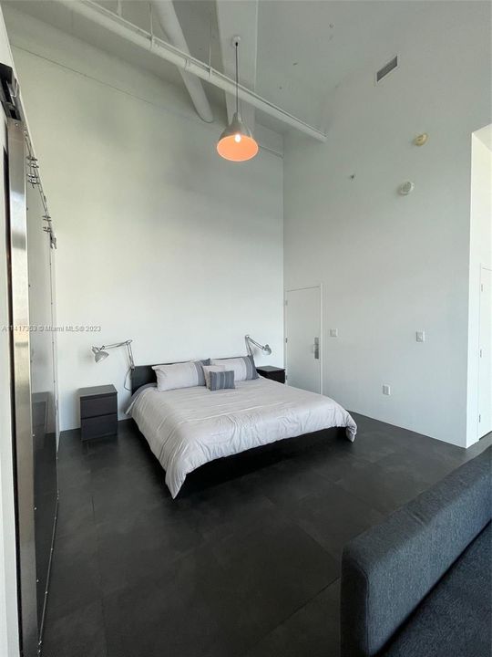 Recently Rented: $3,000 (1 beds, 1 baths, 890 Square Feet)