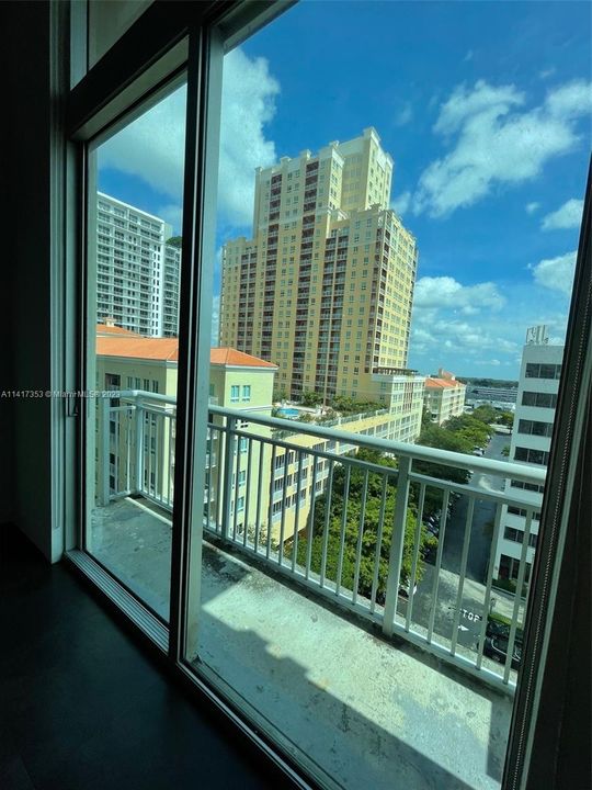 Recently Rented: $3,000 (1 beds, 1 baths, 890 Square Feet)