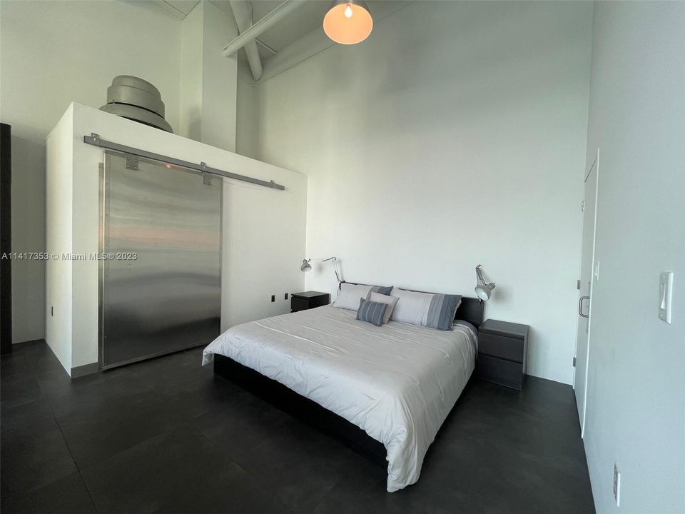 Recently Rented: $3,000 (1 beds, 1 baths, 890 Square Feet)