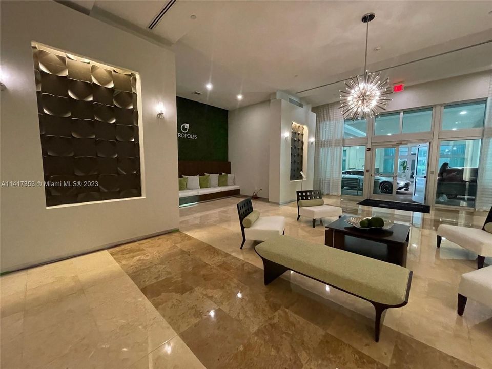 Recently Rented: $3,000 (1 beds, 1 baths, 890 Square Feet)