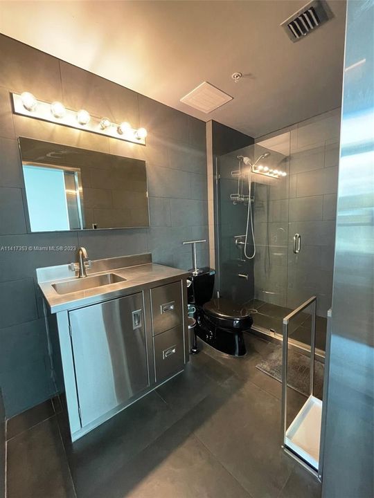 Recently Rented: $3,000 (1 beds, 1 baths, 890 Square Feet)