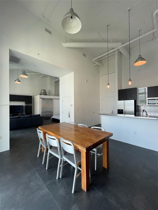 Recently Rented: $3,000 (1 beds, 1 baths, 890 Square Feet)