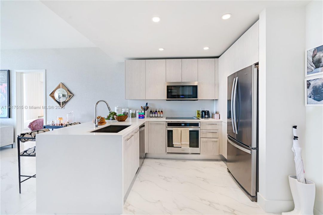 Recently Sold: $598,500 (2 beds, 2 baths, 1026 Square Feet)