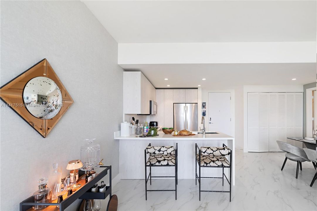 Recently Sold: $598,500 (2 beds, 2 baths, 1026 Square Feet)