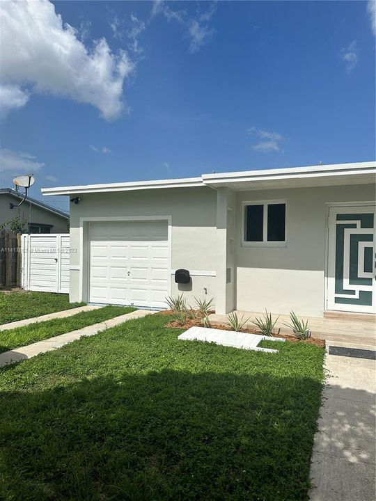 Active With Contract: $670,000 (3 beds, 2 baths, 1316 Square Feet)