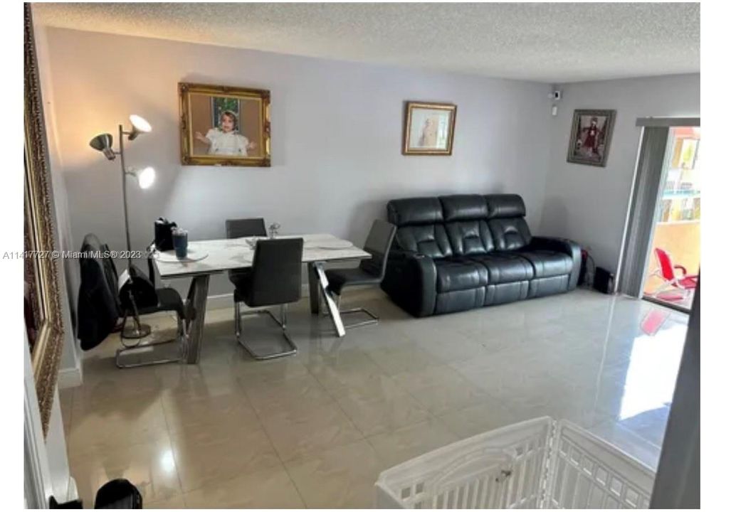 Recently Rented: $2,800 (3 beds, 2 baths, 1417 Square Feet)