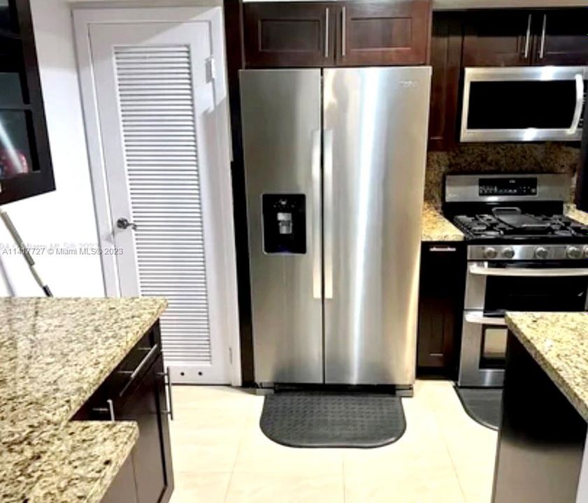 Recently Rented: $2,800 (3 beds, 2 baths, 1417 Square Feet)