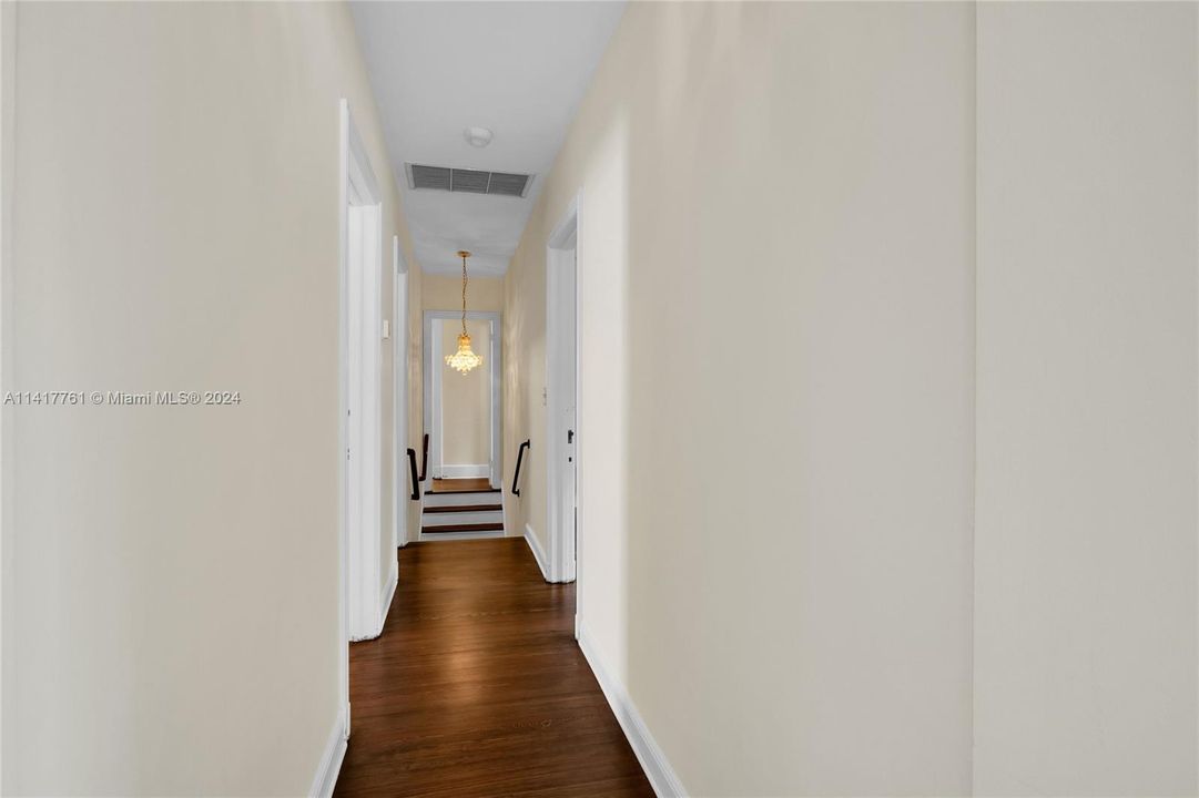 Recently Sold: $3,750,000 (5 beds, 4 baths, 4055 Square Feet)