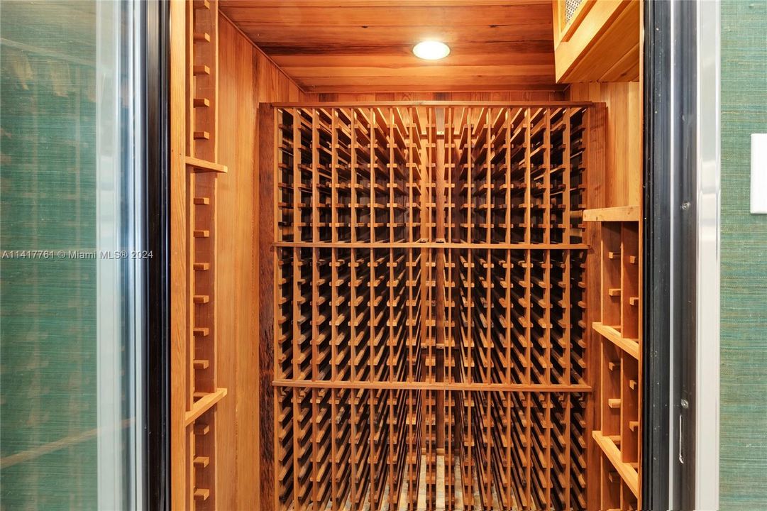 Recently Sold: $3,750,000 (5 beds, 4 baths, 4055 Square Feet)