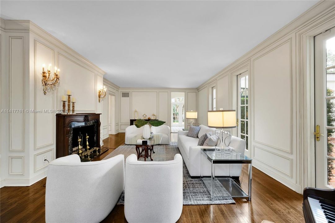 Recently Sold: $3,750,000 (5 beds, 4 baths, 4055 Square Feet)