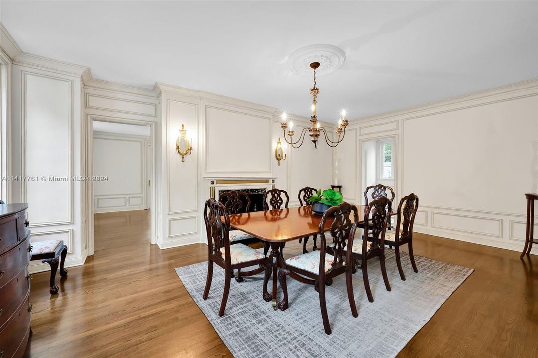 Recently Sold: $3,750,000 (5 beds, 4 baths, 4055 Square Feet)