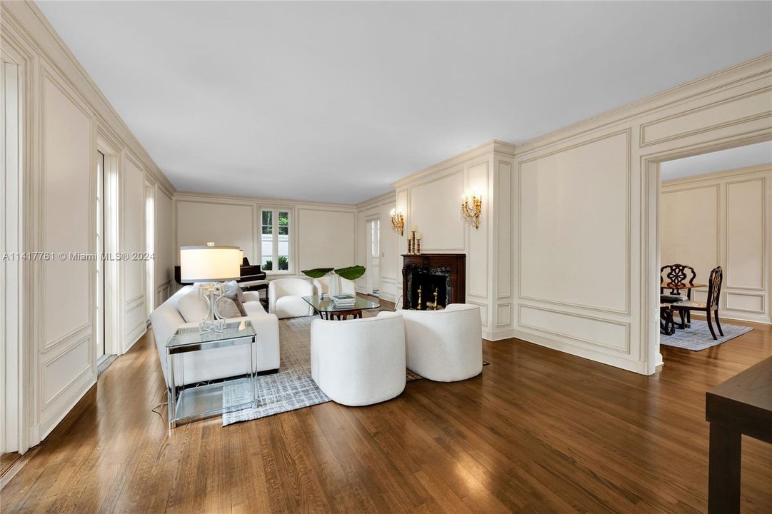 Recently Sold: $3,750,000 (5 beds, 4 baths, 4055 Square Feet)