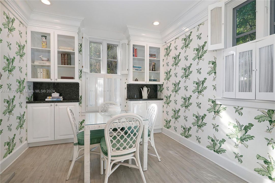 Recently Sold: $3,750,000 (5 beds, 4 baths, 4055 Square Feet)