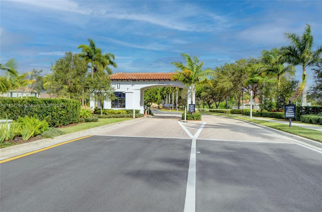 Recently Sold: $1,200,000 (5 beds, 4 baths, 3395 Square Feet)