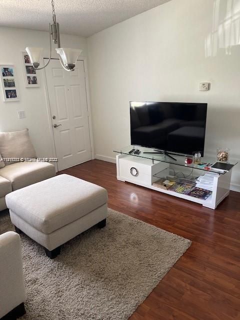 Recently Sold: $249,999 (2 beds, 2 baths, 800 Square Feet)