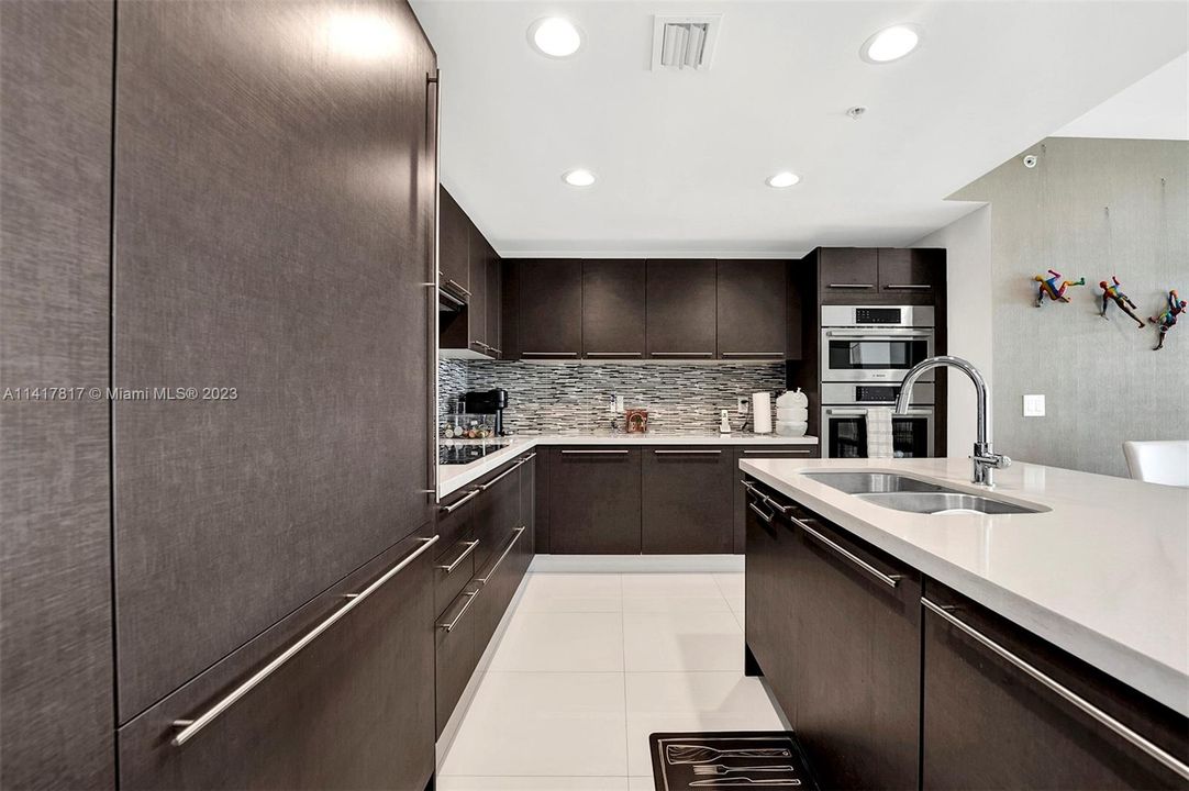 Recently Rented: $3,300 (2 beds, 2 baths, 1244 Square Feet)