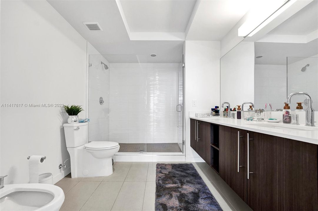 Recently Rented: $3,300 (2 beds, 2 baths, 1244 Square Feet)