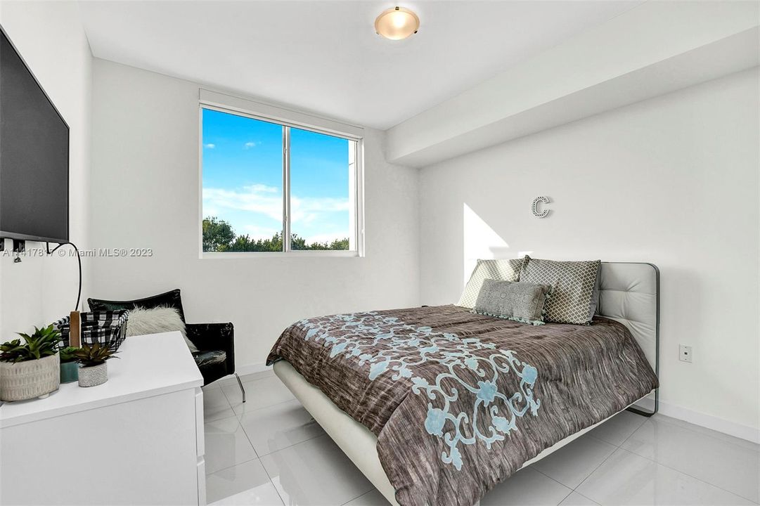 Recently Rented: $3,300 (2 beds, 2 baths, 1244 Square Feet)