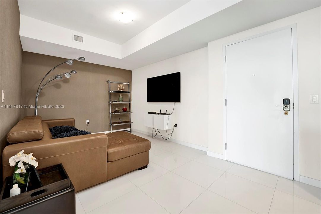 Recently Rented: $3,300 (2 beds, 2 baths, 1244 Square Feet)