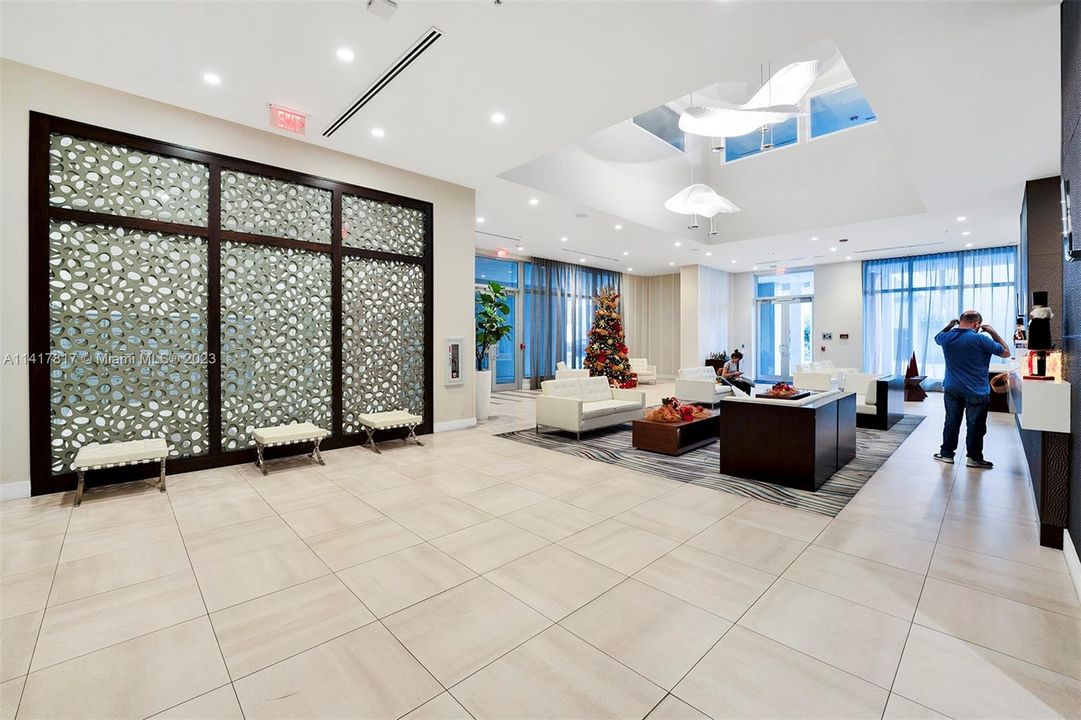 Recently Rented: $3,300 (2 beds, 2 baths, 1244 Square Feet)