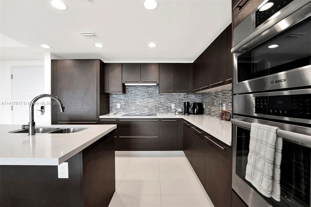 Recently Rented: $3,300 (2 beds, 2 baths, 1244 Square Feet)