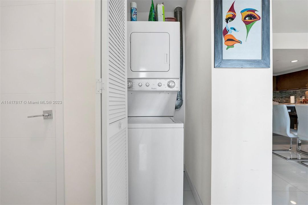 Recently Rented: $3,300 (2 beds, 2 baths, 1244 Square Feet)