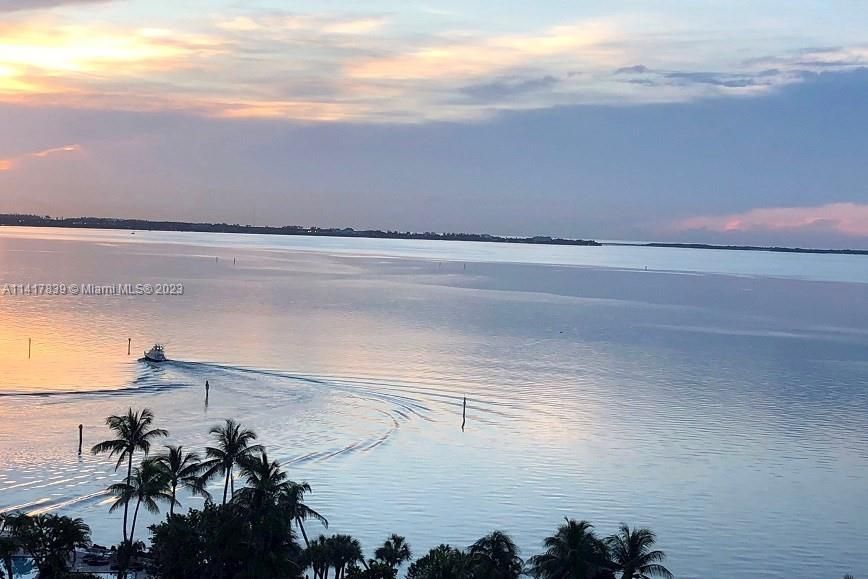 Recently Sold: $2,199,000 (3 beds, 2 baths, 2614 Square Feet)