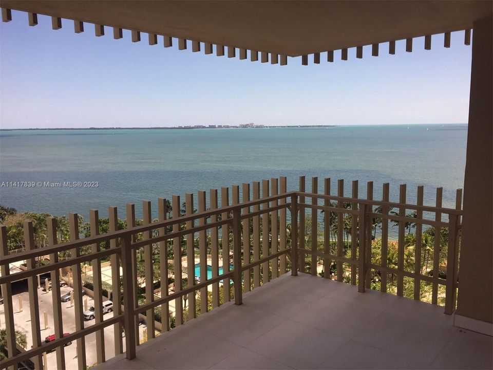 Recently Sold: $2,199,000 (3 beds, 2 baths, 2614 Square Feet)