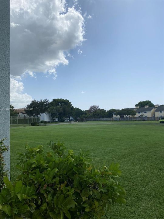 Recently Sold: $295,000 (3 beds, 2 baths, 1310 Square Feet)