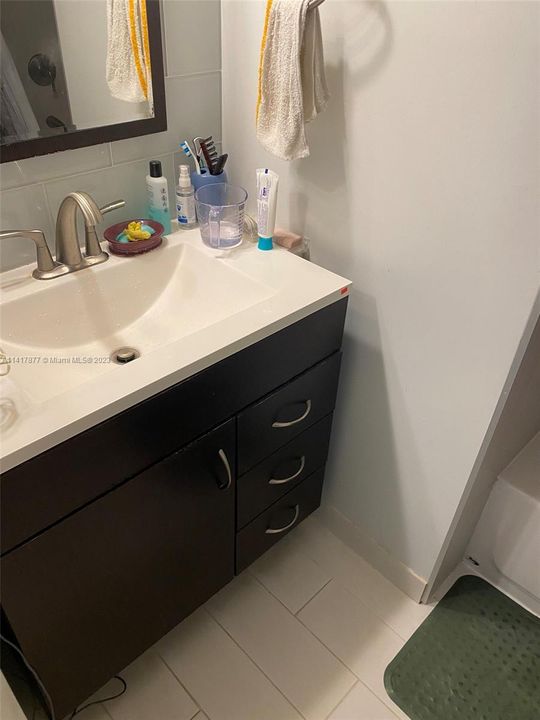 Recently Sold: $295,000 (3 beds, 2 baths, 1310 Square Feet)