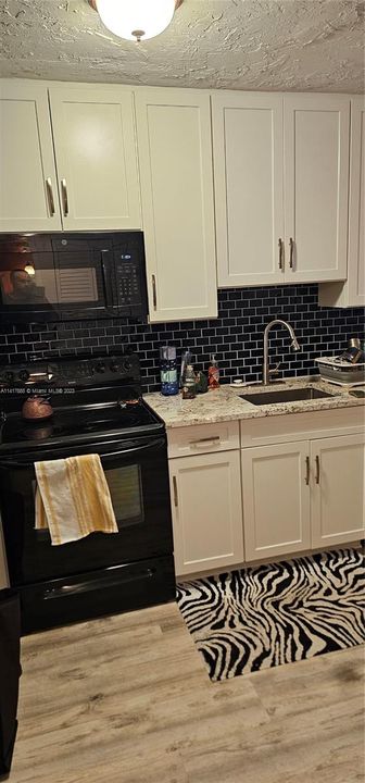 Recently Sold: $349,000 (2 beds, 2 baths, 792 Square Feet)