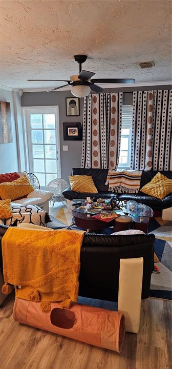 Recently Sold: $349,000 (2 beds, 2 baths, 792 Square Feet)