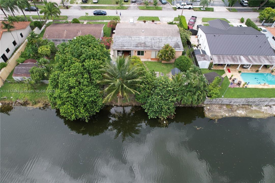 Recently Sold: $689,000 (4 beds, 4 baths, 2337 Square Feet)