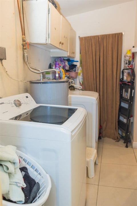 Recently Sold: $689,000 (4 beds, 4 baths, 2337 Square Feet)