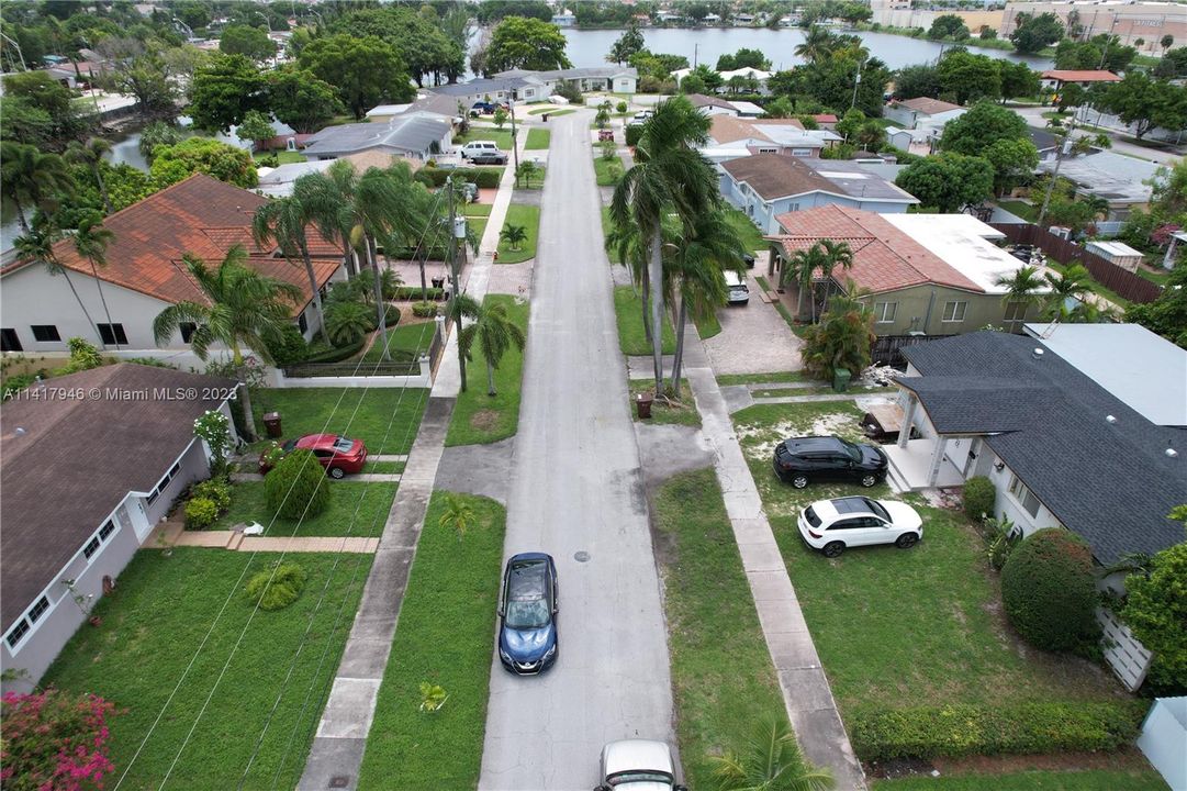 Recently Sold: $689,000 (4 beds, 4 baths, 2337 Square Feet)