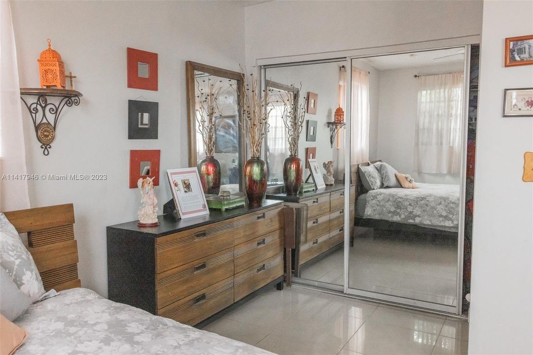 Recently Sold: $689,000 (4 beds, 4 baths, 2337 Square Feet)